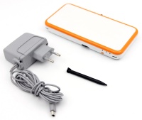 Игровая приставка New Nintendo 2DS XL 32 Gb White + Orange В коробке